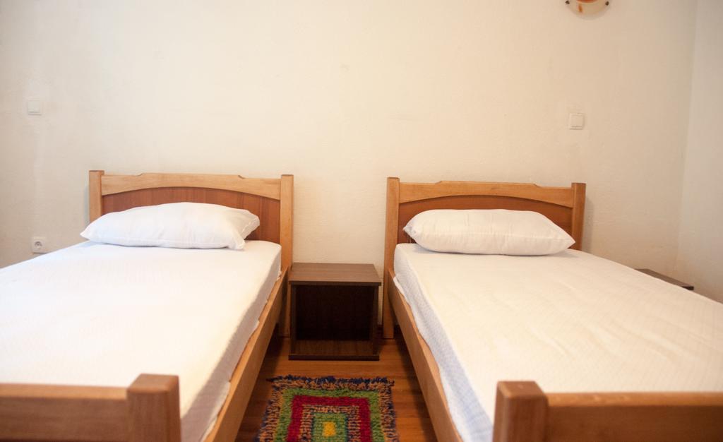 Aste Guesthouse Tropoje Zimmer foto