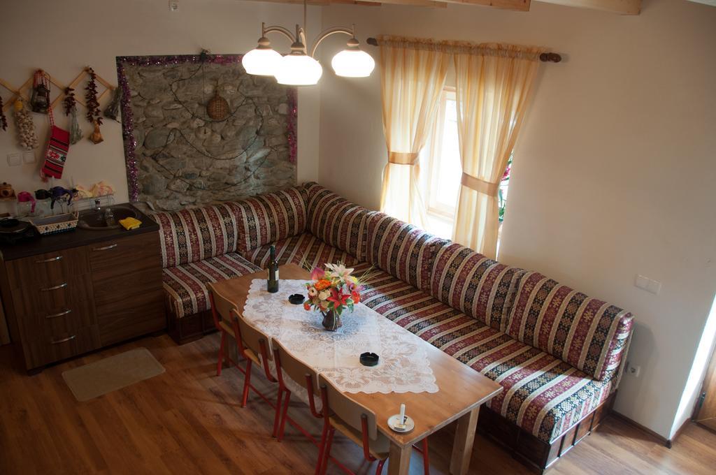 Aste Guesthouse Tropoje Exterior foto