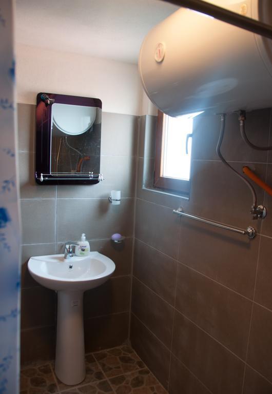 Aste Guesthouse Tropoje Zimmer foto