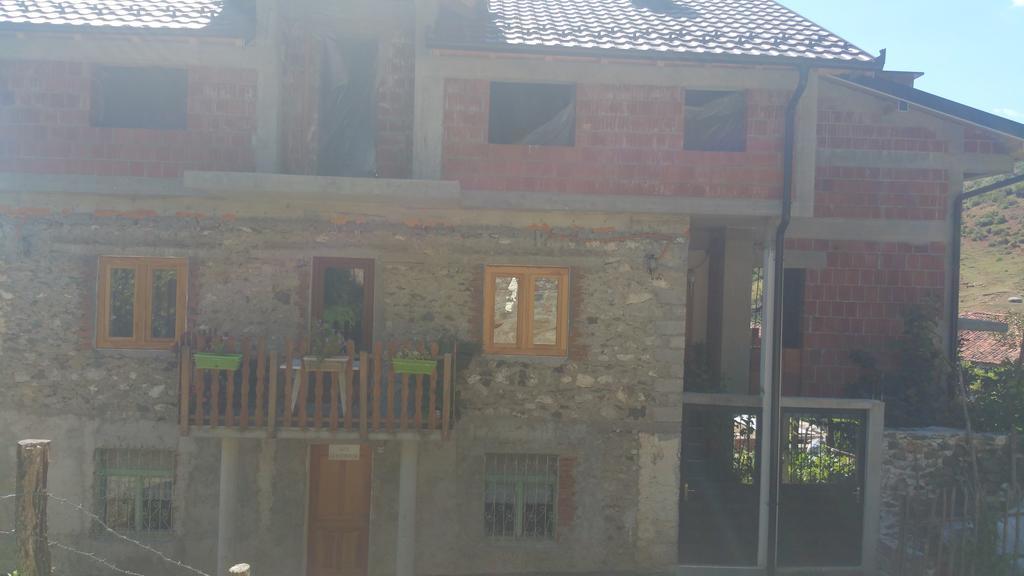 Aste Guesthouse Tropoje Exterior foto
